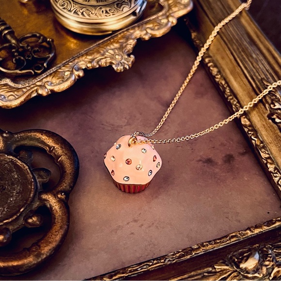 KATE SPADE • Magnolia Bakery Take The Cake Statement Necklace - Picture 4 of 4